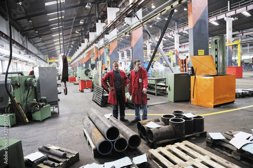 Foto: workers people in factory workers people in factory