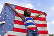 Foto: Fussballfan mit amerikanischer Flagge am Fussballplatz Fussballfan mit amerikanischer Flagge am Fussballplatz
