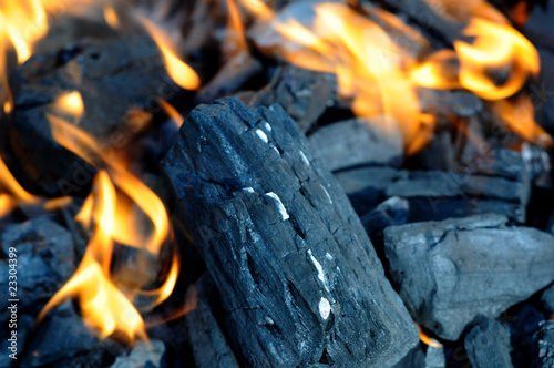 Foto: charcoal fire charcoal fire