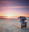 Ostsee Strandkorb im Sonnenuntergang
