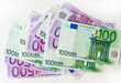Foto: hunderter und fünfhunderter Euroscheine / Gelscheine hunderter und fünfhunderter Euroscheine / Gelscheine