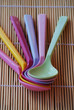 petites cuillères colorées 2
