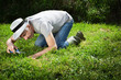 Foto: Weird gardener. Weird gardener.