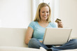 Foto: Woman Making an Online Purchase Woman Making an Online Purchase