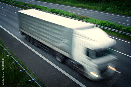 Photo: schneller LKW schneller LKW