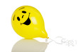 Foto: smiley face balloon on white background smiley face balloon on white background