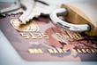 Cadenas et clés sur carte bancaire Cadenas et clés sur carte bancaire