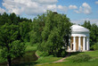 Dans le jardin du palais de Pavlovsk Dans le jardin du palais de Pavlovsk