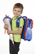 Schulanfänger mit Schultüte und Schultasche