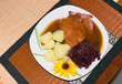 kasslerbraten mit Kartoffeln, Rotkohl