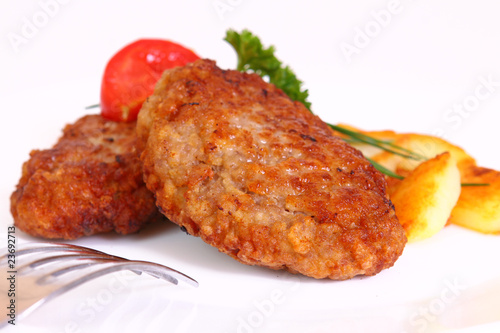 Photo: frikadellen mit bratkartoffeln frikadellen mit bratkartoffeln