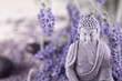 Photo en ligne au meilleur prix Buddha bei Zen Meditation,  Massage Steine, Lavendel