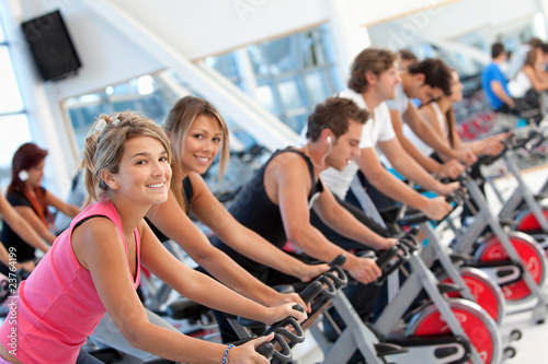 Foto: people at the gym people at the gym
