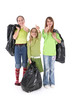 Foto: Enfants responsables pour le recyclage des ordures Enfants responsables pour le recyclage des ordures