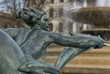 statue de femme et dauphin statue de femme et dauphin