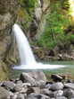 Wasserfall im Bergwald