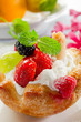 fruits pastry - dessert alla frutta con panna fruits pastry - dessert alla frutta con panna