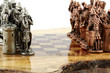 jeu d'échec sur bois et figurines métal, fond blanc jeu d'échec sur bois et figurines métal, fond blanc