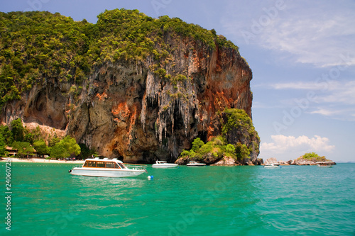 Photo: Felsen türkis andamanen see Bucht Lagune Krabi Felsen türkis andamanen see Bucht Lagune Krabi
