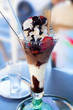 Eisbecher Erdbeer Schokolade