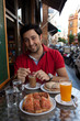 Desayunando en Sevilla