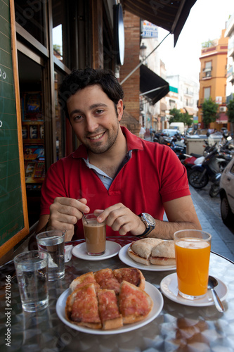 Photo: Desayunando en Sevilla Desayunando en Sevilla