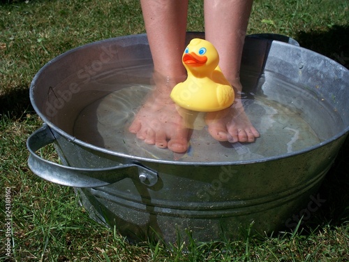 Foto: Fußbad mit gummiente Fußbad mit gummiente