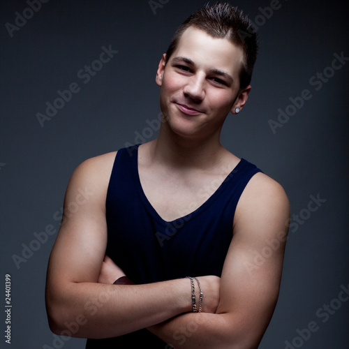 Foto: smiling strong teenager smiling strong teenager