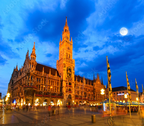 Photo: The night scene of town hall in Munich The night scene of town hall in Munich