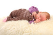 Baby auf Lammfell