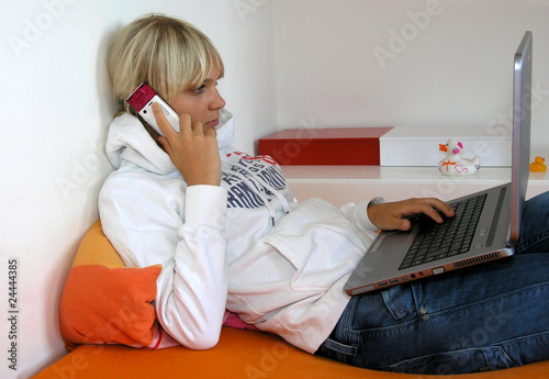 Foto: Girl at hom Girl at hom