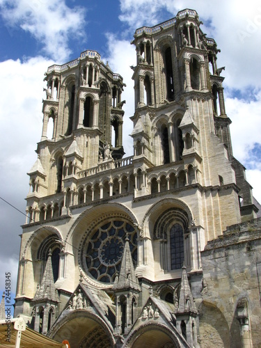 Photo: Cathédrale Notre-Dame de Laon (gothique primitif) Cathédrale Notre-Dame de Laon (gothique primitif)