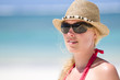 Junge Frau im Urlaub