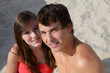 Verliebte Teenager am Strand 2