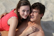 Verliebte Teenager am Strand