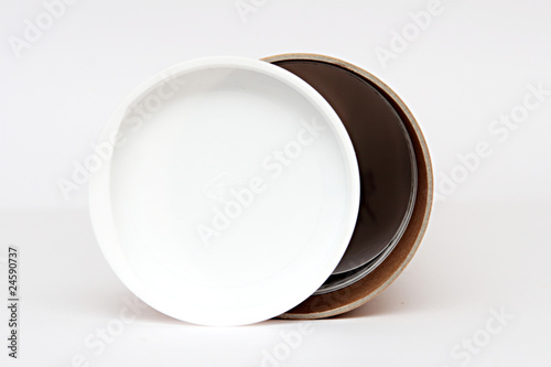 Foto: Versandrolle mit Deckel von vorne Versandrolle mit Deckel von vorne