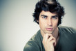 homme brun portrait