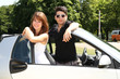Paar im Cabrio