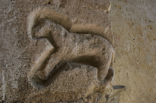sculpture église de Mézilles