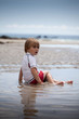 Foto: enfant plage vacances regard détente garçon lycra bretagne pro enfant plage vacances regard détente garçon lycra bretagne pro