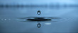 Wassertropfen mit Reflexion