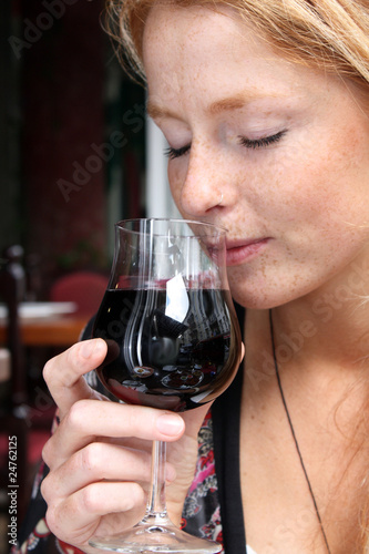 Foto: Rotwein genießen Rotwein genießen