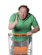 homme en colère au supermarché