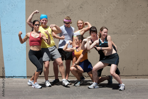 Foto: Runners pose for muscle shot Runners pose for muscle shot