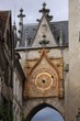 Horloge de la tour de l'horloge à Auxerre