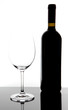 Weinglas und Flasche