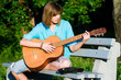 Foto: Teenage girl with guitar Teenage girl with guitar