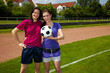Photo: Zwei Frauen auf dem Fußballplatz Zwei Frauen auf dem Fußballplatz