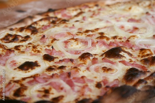 Foto: Elsässer Flammkuchen Elsässer Flammkuchen