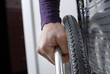 close-up sr main de personne handicapé close-up sr main de personne handicapé